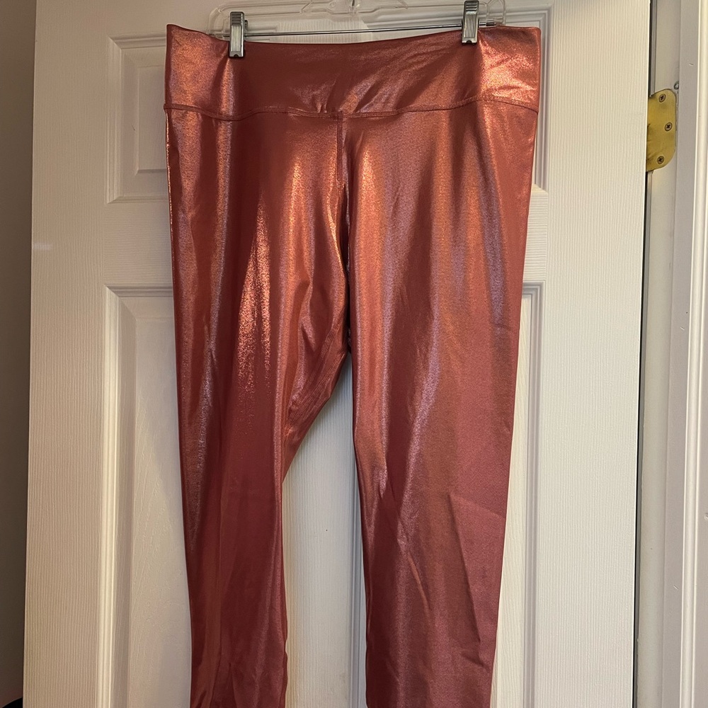 NEW Nike one icon shimmer rose gold 7/8 leggings size 2X - Picture 2 of 4